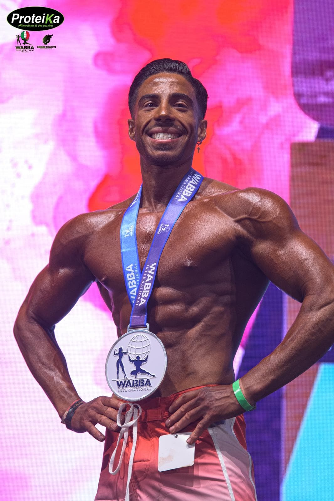 Coach Angelo con medaglia WABBA